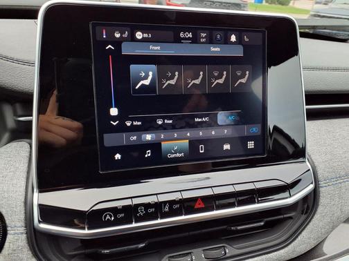 Bright White Clearcoat 2025 Jeep Compass Latitude