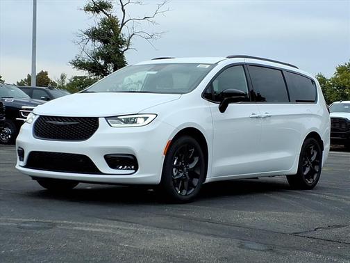 2026 Chrysler Pacifica L