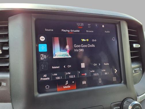 Bright White Clearcoat 2024 RAM 2500 Big Horn Crew Cab 4x4 6'4' Box