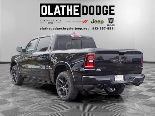 Diamond Black Crystal Pearlcoat 2026 RAM 1500 Laramie