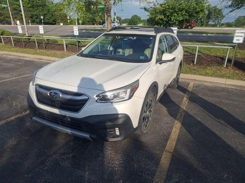 Crystal White Pearl 2021 Subaru Outback Limited