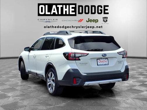 Crystal White Pearl 2021 Subaru Outback Limited