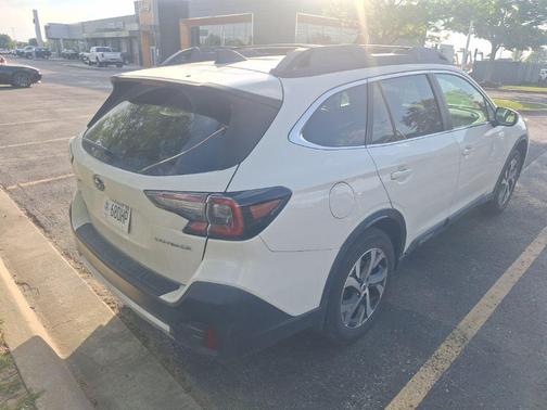 Crystal White Pearl 2021 Subaru Outback Limited
