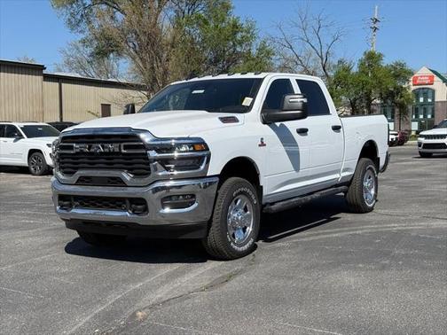 2025 RAM 2500 Tradesman Crew Cab 4x4 6'4' Box