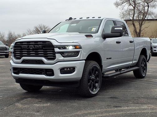 Silver Zynith 2026 RAM 2500 Big Horn Crew Cab 4x4 6'4' Box