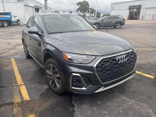 2022 Audi Q5 45 S line Premium Plus