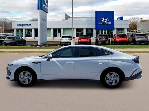 2026 Hyundai SONATA SE