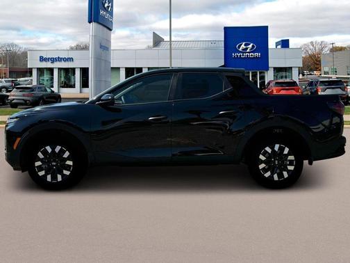 Phantom Black 2026 Hyundai SANTA CRUZ SE