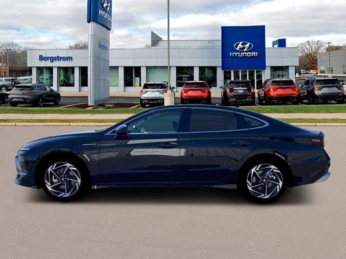 Black 2026 Hyundai SONATA SEL Sport