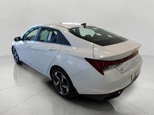 2022 Hyundai ELANTRA Limited