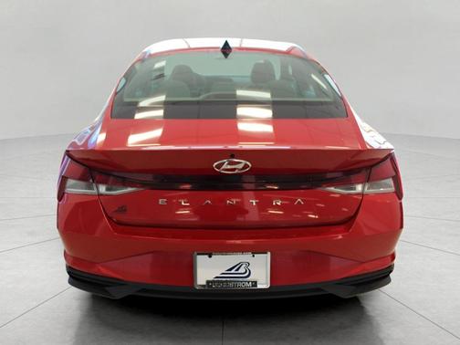 2021 Hyundai ELANTRA SE