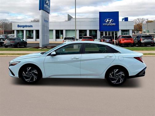 2025 Hyundai ELANTRA Limited