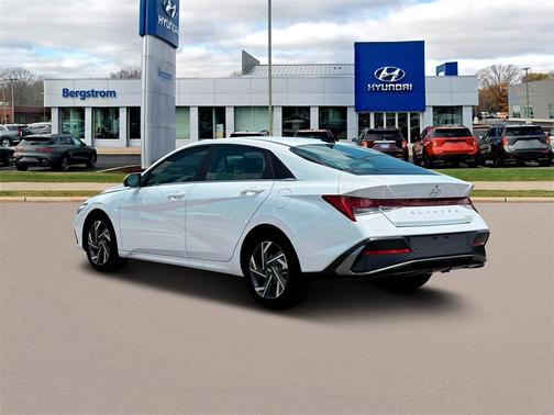 2025 Hyundai ELANTRA Limited
