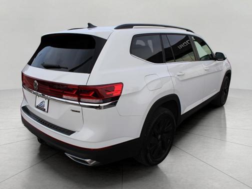2024 Volkswagen Atlas 2.0T SE