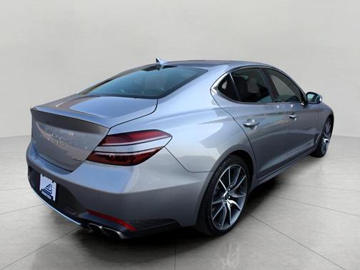 2022 Genesis G70 2.0T