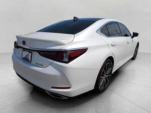 2022 Lexus ES 350 Base