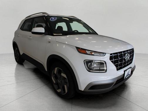 Lunar White 2024 Hyundai VENUE SEL