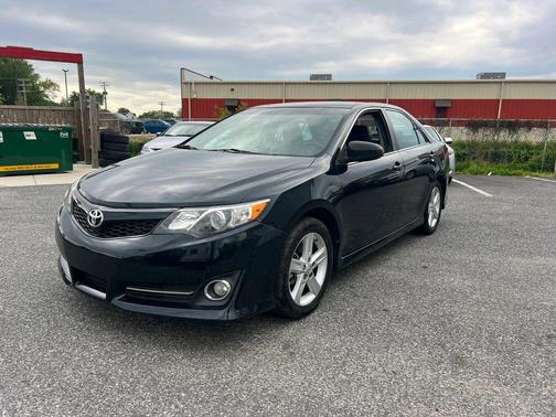 Attitude Black Metallic 2014 Toyota Camry SE