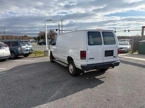 2008 Ford E250 Base