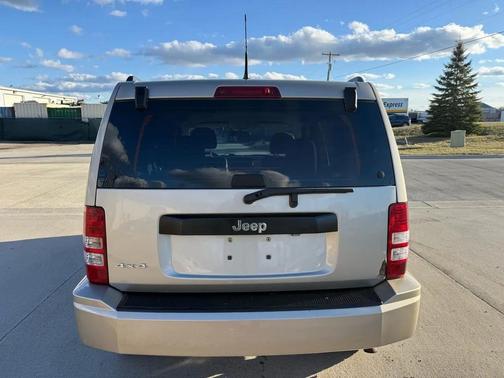 GOLD 2011 Jeep Liberty Sport