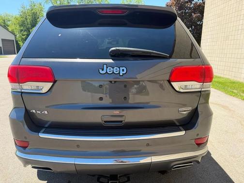 Granite Crystal Metallic Clearcoat 2014 Jeep Grand Cherokee Summit