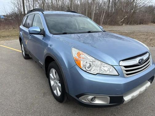 BLUE 2011 Subaru Outback 2.5 i Limited