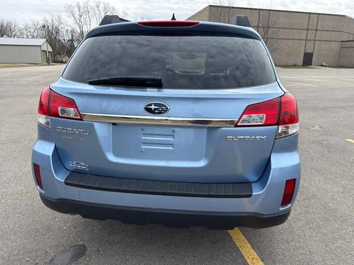 BLUE 2011 Subaru Outback 2.5 i Limited