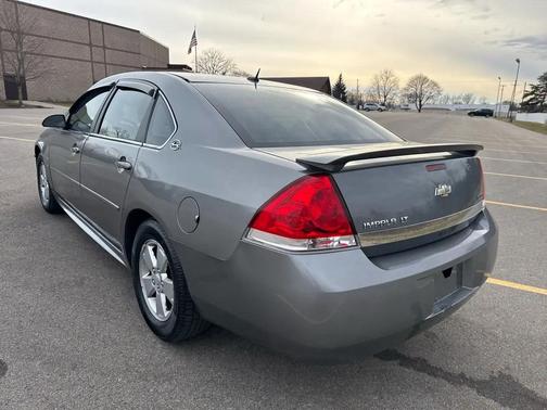 SILVER 2009 Chevrolet Impala LT