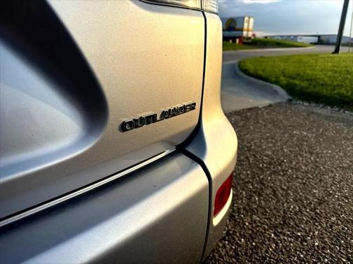 2008 Mitsubishi Outlander XLS