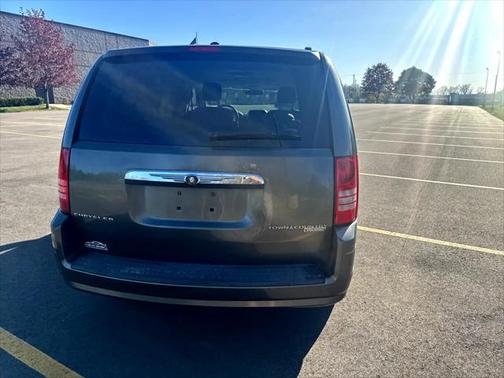 2010 Chrysler Town & Country Touring