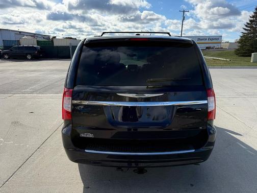 2014 Chrysler Town & Country Touring-L