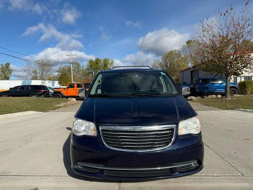 2014 Chrysler Town & Country Touring-L