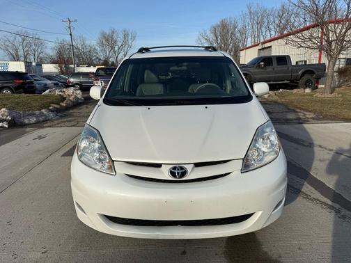 2009 Toyota Sienna XLE
