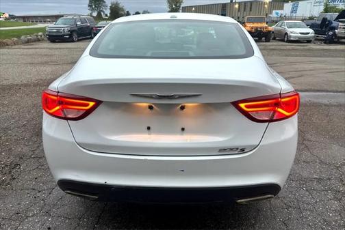 2015 Chrysler 200 S