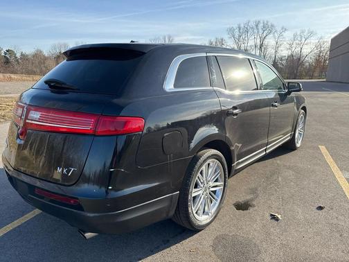 2019 Lincoln MKT Reserve