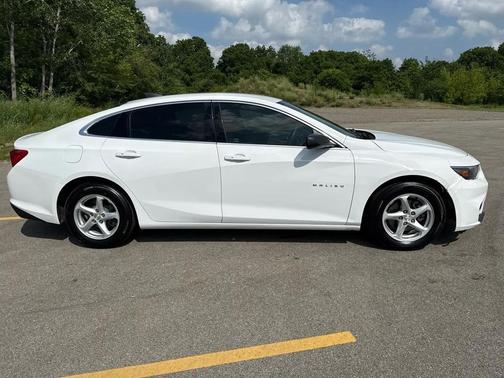 Summit White 2018 Chevrolet Malibu 1LS