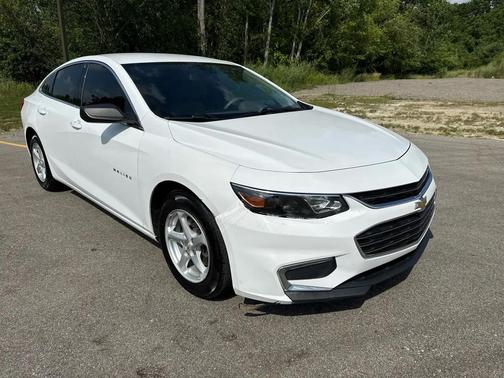Summit White 2018 Chevrolet Malibu 1LS