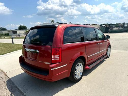 2009 Chrysler Town & Country Limited