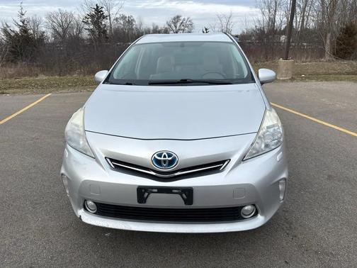 2013 Toyota Prius v Two