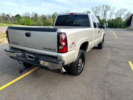 2005 Chevrolet Silverado 2500 LS H/D Extended Cab