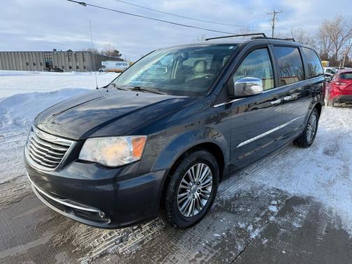 2014 Chrysler Town & Country Touring-L