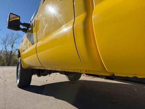 2006 Ford F-250 Crew Cab 156'' Amarillo 4WD