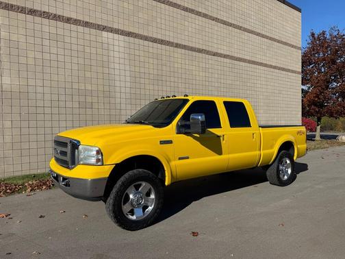 2006 Ford F-250 Crew Cab 156'' Amarillo 4WD