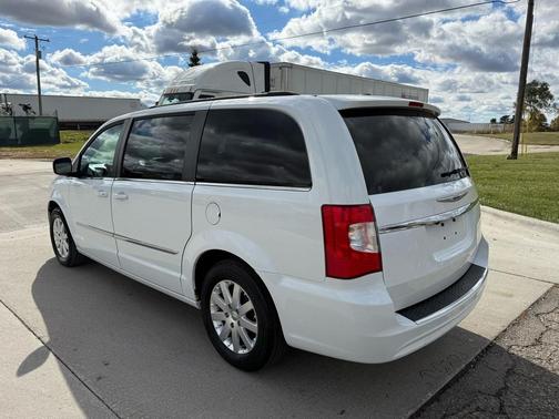 2014 Chrysler Town & Country Touring