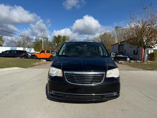 2013 Chrysler Town & Country Touring-L