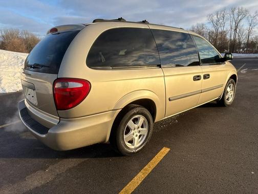 2005 Dodge Grand Caravan SE
