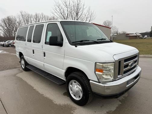 2009 Ford E350 Super Duty XLT