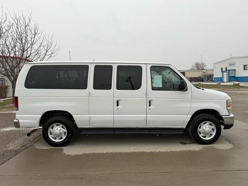 2009 Ford E350 Super Duty XLT