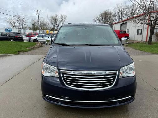 True Blue Pearlcoat 2015 Chrysler Town & Country Limited Platinum