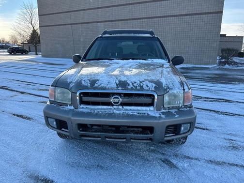 2004 Nissan Pathfinder SE